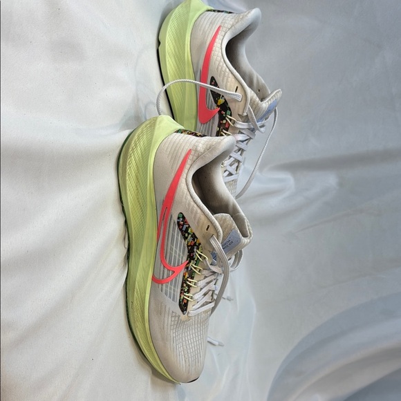 Nike Air Zoom Pegasus39 Womens Size 8.5 Low Top Running Sneaker Pre-owned - Picture 12 of 16